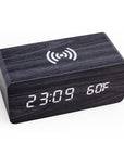 Despertador digital simil madera con carga inalámbrica, 3 alarmas y control por sonido