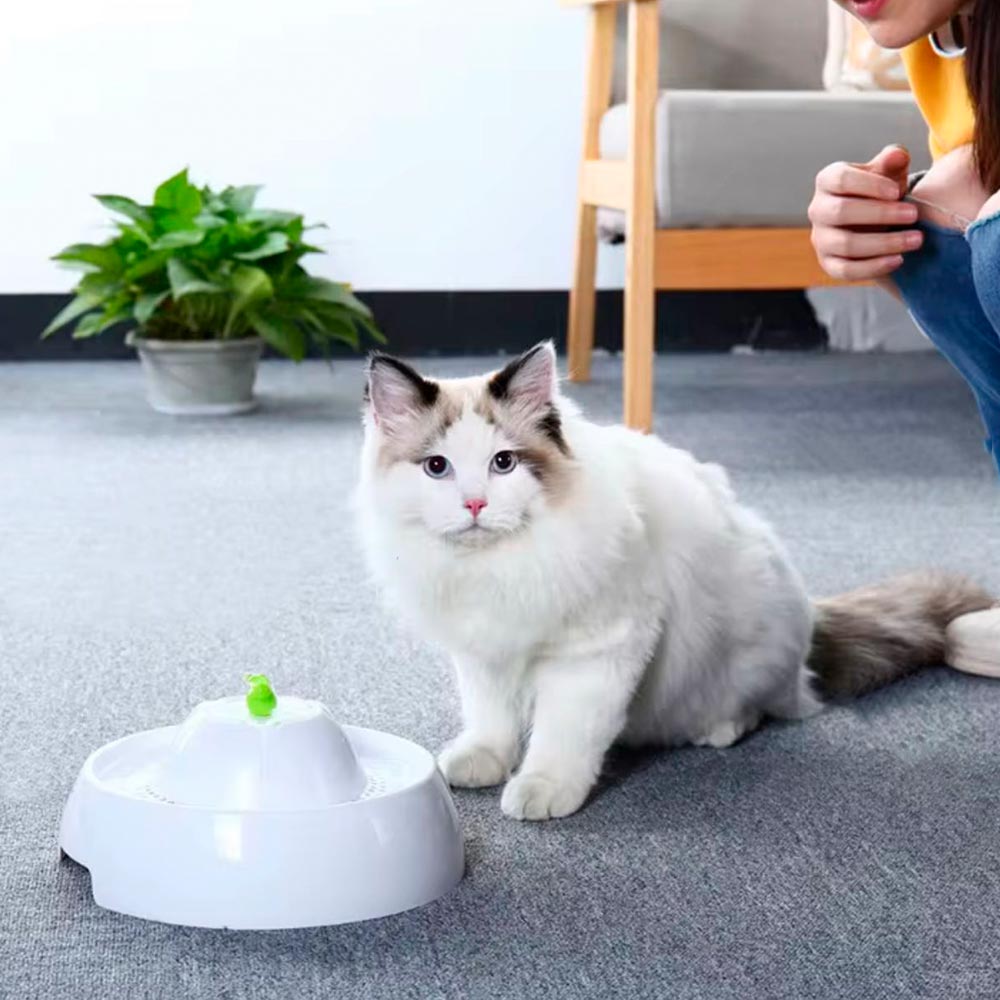BEBEDERO FUENTE ELÉCTRICO PARA MASCOTAS – AGUA FRESCA Y FILTRADA EN TODO MOMENTO